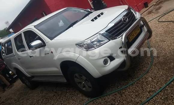 Acheter Occasion Voiture Toyota Hilux Blanc à Windhoek, Namibie Acheter Occasion Voiture Toyota Hilux Blanc à Windhoek, Namibie