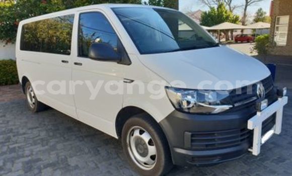 Acheter Occasion Voiture Volkswagen Transporter Blanc à Windhoek, Namibie