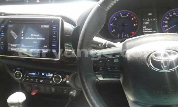 Acheter Occasion Voiture Toyota Hilux Blanc à Windhoek, Namibie Acheter Occasion Voiture Toyota Hilux Blanc à Windhoek, Namibie