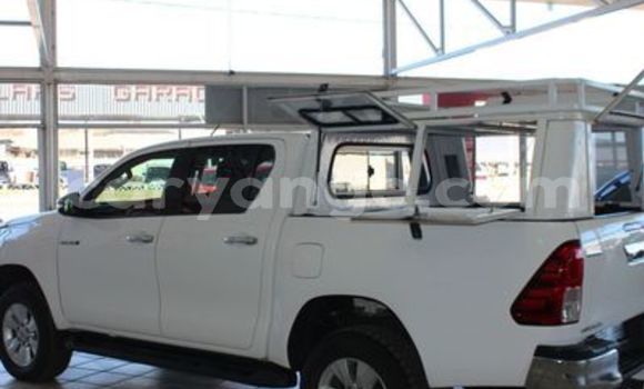 Acheter Occasion Voiture Toyota Hilux Blanc à Import - Dubai, Namibie Acheter Occasion Voiture Toyota Hilux Blanc à Import - Dubai, Namibie