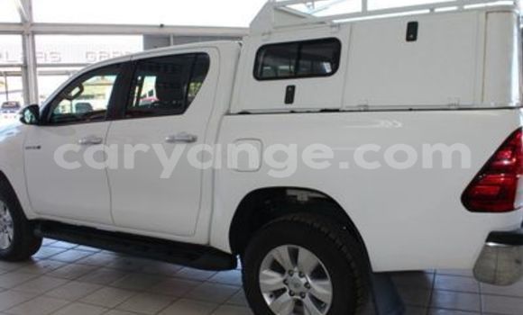 Acheter Occasion Voiture Toyota Hilux Blanc à Import - Dubai, Namibie Acheter Occasion Voiture Toyota Hilux Blanc à Import - Dubai, Namibie