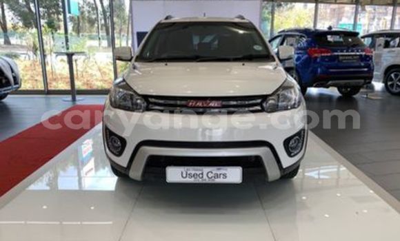 Buy Used Haval H2 White Car in Import - Dubai in Namibia Buy Used Haval H2 White Car in Import - Dubai in Namibia
