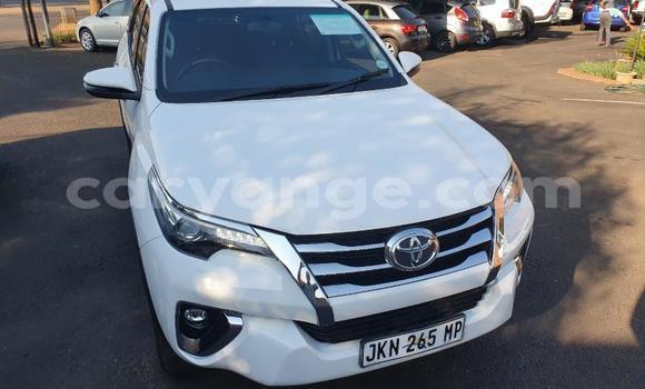 Acheter Occasion Voiture Toyota Fortuner Blanc à Karasburg, Karas Acheter Occasion Voiture Toyota Fortuner Blanc à Karasburg, Karas