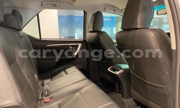Acheter Occasion Voiture Toyota Fortuner Gris à Import - Dubai, Namibie Acheter Occasion Voiture Toyota Fortuner Gris à Import - Dubai, Namibie