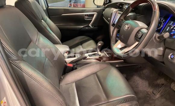 Acheter Occasion Voiture Toyota Fortuner Gris à Import - Dubai, Namibie Acheter Occasion Voiture Toyota Fortuner Gris à Import - Dubai, Namibie