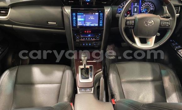 Acheter Occasion Voiture Toyota Fortuner Gris à Import - Dubai, Namibie Acheter Occasion Voiture Toyota Fortuner Gris à Import - Dubai, Namibie