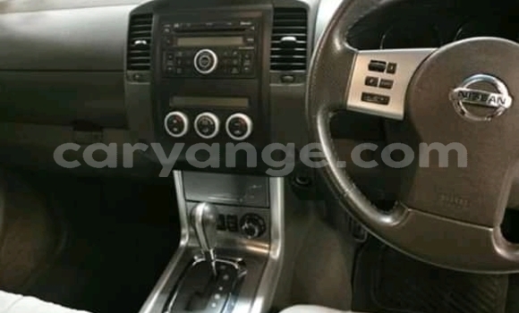 Acheter Occasion Voiture Nissan Navara Blanc à Import - Dubai, Namibie Acheter Occasion Voiture Nissan Navara Blanc à Import - Dubai, Namibie