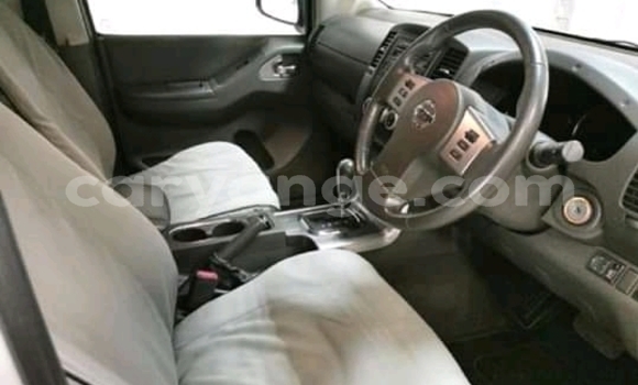 Acheter Occasion Voiture Nissan Navara Blanc à Import - Dubai, Namibie Acheter Occasion Voiture Nissan Navara Blanc à Import - Dubai, Namibie