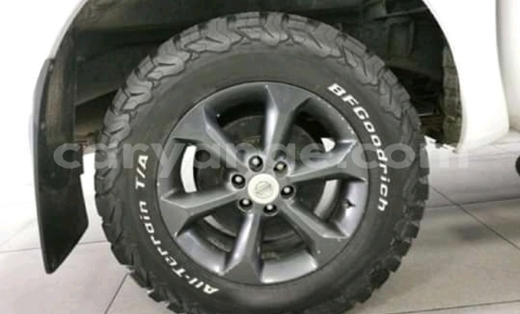 Acheter Occasion Voiture Nissan Navara Blanc à Import - Dubai, Namibie Acheter Occasion Voiture Nissan Navara Blanc à Import - Dubai, Namibie