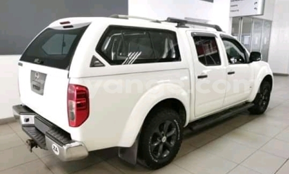 Acheter Occasion Voiture Nissan Navara Blanc à Import - Dubai, Namibie Acheter Occasion Voiture Nissan Navara Blanc à Import - Dubai, Namibie