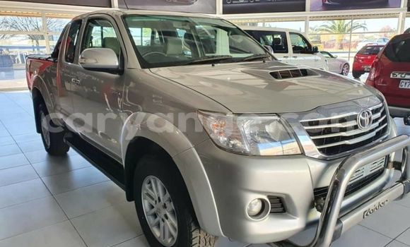 Buy Used Toyota Hilux Silver Car in Gobabis in Omaheke