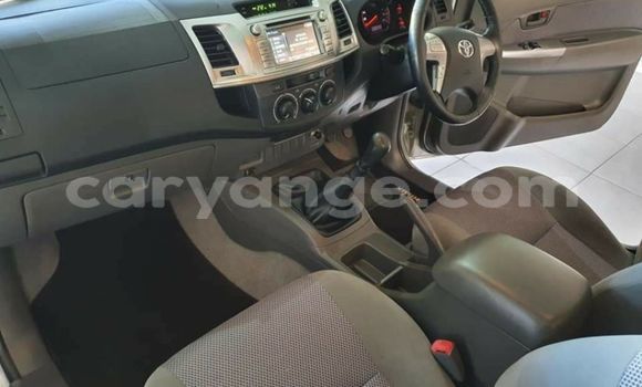 Buy Used Toyota Hilux Silver Car in Gobabis in Omaheke Buy Used Toyota Hilux Silver Car in Gobabis in Omaheke