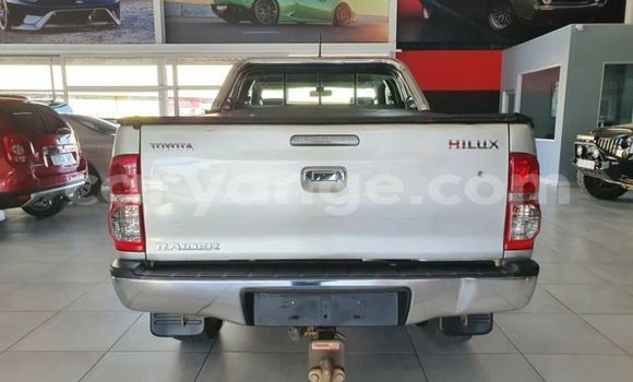 Buy Used Toyota Hilux Silver Car in Gobabis in Omaheke Buy Used Toyota Hilux Silver Car in Gobabis in Omaheke