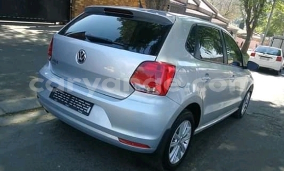 Acheter Occasion Voiture Volkswagen Polo Gris à Import - Dubai, Namibie Acheter Occasion Voiture Volkswagen Polo Gris à Import - Dubai, Namibie