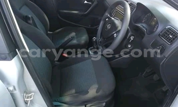 Acheter Occasion Voiture Volkswagen Polo Gris à Import - Dubai, Namibie Acheter Occasion Voiture Volkswagen Polo Gris à Import - Dubai, Namibie