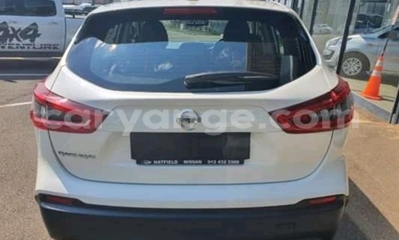 Acheter Occasion Voiture Nissan Qashqai Blanc à Import - Dubai, Namibie Acheter Occasion Voiture Nissan Qashqai Blanc à Import - Dubai, Namibie