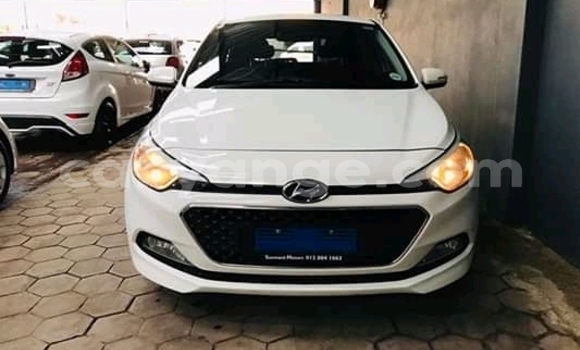 Acheter Occasion Voiture Hyundai I20 Blanc à Henties Bay, Erongo