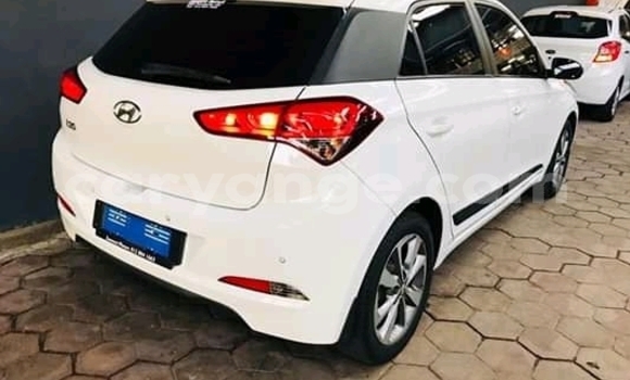 Acheter Occasion Voiture Hyundai I20 Blanc à Henties Bay, Erongo Acheter Occasion Voiture Hyundai I20 Blanc à Henties Bay, Erongo