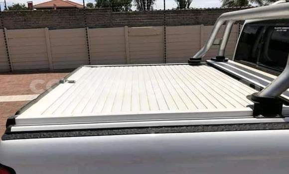 Acheter Occasion Voiture Nissan NP 300 Blanc à Swakopmund, Namibie Acheter Occasion Voiture Nissan NP 300 Blanc à Swakopmund, Namibie