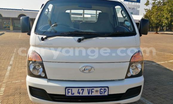 Buy Used Hyundai H200 White Car in Windhoek in Namibia Buy Used Hyundai H200 White Car in Windhoek in Namibia