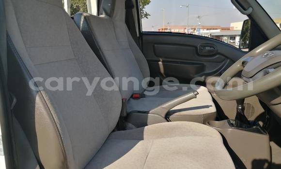 Buy Used Hyundai H200 White Car in Windhoek in Namibia Buy Used Hyundai H200 White Car in Windhoek in Namibia