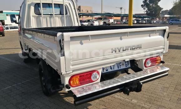 Buy Used Hyundai H200 White Car in Windhoek in Namibia Buy Used Hyundai H200 White Car in Windhoek in Namibia