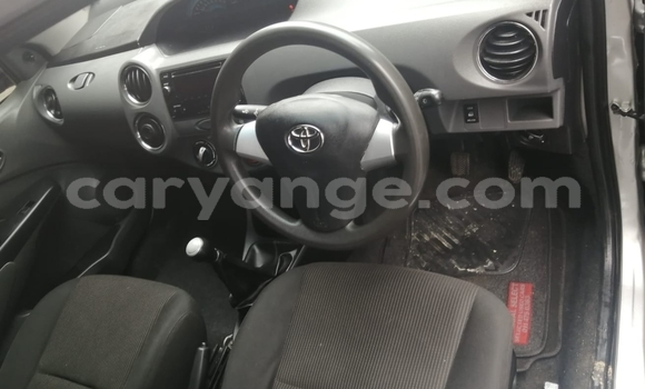 Acheter Occasion Voiture Toyota Etios Gris à Windhoek, Namibie Acheter Occasion Voiture Toyota Etios Gris à Windhoek, Namibie