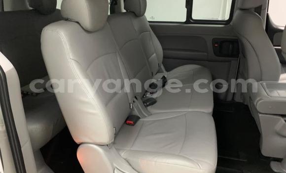 Acheter Occasion Voiture Hyundai H1 Blanc à Gobabis, Omaheke Acheter Occasion Voiture Hyundai H1 Blanc à Gobabis, Omaheke