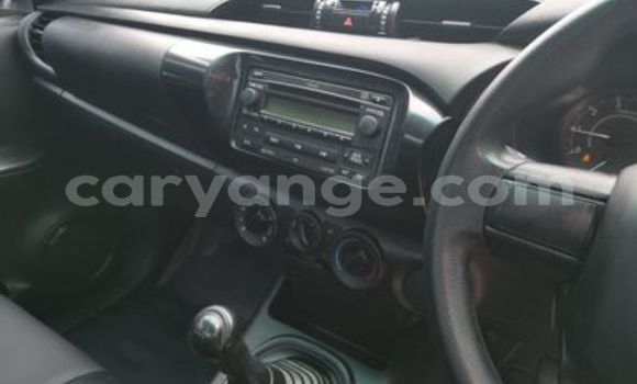 Acheter Occasion Voiture Toyota Hilux Blanc à Gobabis, Omaheke Acheter Occasion Voiture Toyota Hilux Blanc à Gobabis, Omaheke