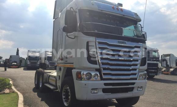 Buy Used Freightliner 90 Cum 500 White Truck in Windhoek in Namibia