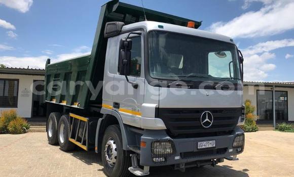 Buy Used Mercedes‒Benz 1120 Green Truck in Windhoek in Namibia