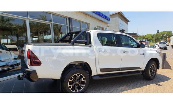 Buy Used Toyota Hilux Silver Car in Grootfontein in Namibia Buy Used Toyota Hilux Silver Car in Grootfontein in Namibia