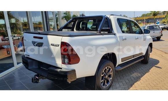 Buy Used Toyota Hilux Silver Car in Grootfontein in Namibia Buy Used Toyota Hilux Silver Car in Grootfontein in Namibia