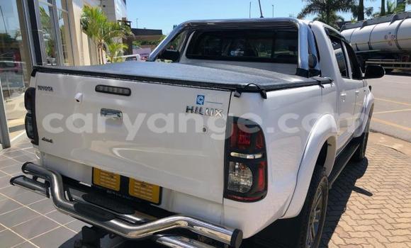 Buy Used Toyota Hilux White Car in Grootfontein in Namibia Buy Used Toyota Hilux White Car in Grootfontein in Namibia