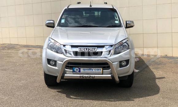 Buy Used Isuzu KB Silver Car in Henties Bay in Erongo Buy Used Isuzu KB Silver Car in Henties Bay in Erongo