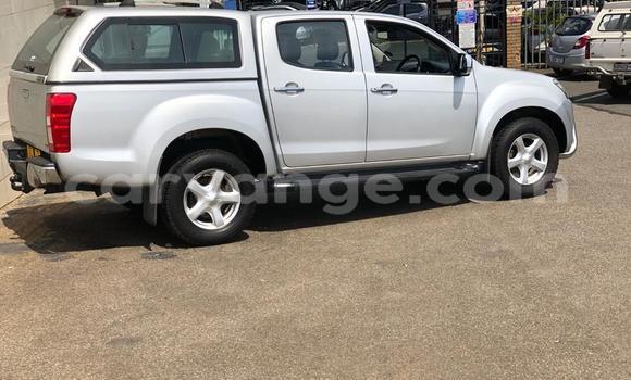 Buy Used Isuzu KB Silver Car in Henties Bay in Erongo Buy Used Isuzu KB Silver Car in Henties Bay in Erongo