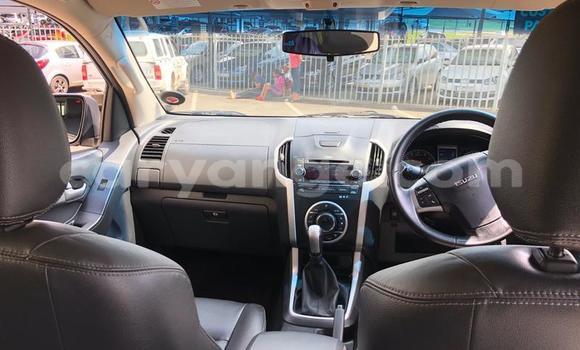 Buy Used Isuzu KB Silver Car in Henties Bay in Erongo Buy Used Isuzu KB Silver Car in Henties Bay in Erongo