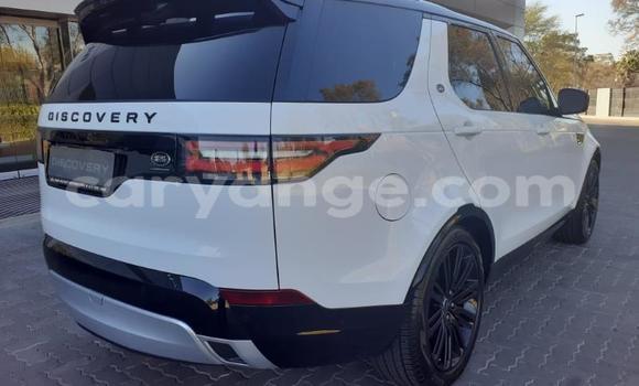 Buy Used Land Rover Discovery White Car in Henties Bay in Erongo Buy Used Land Rover Discovery White Car in Henties Bay in Erongo