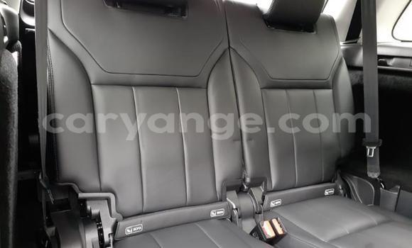 Buy Used Land Rover Discovery White Car in Henties Bay in Erongo Buy Used Land Rover Discovery White Car in Henties Bay in Erongo