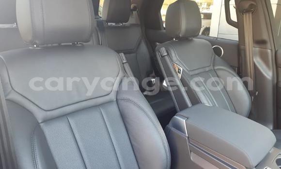 Buy Used Land Rover Discovery White Car in Henties Bay in Erongo Buy Used Land Rover Discovery White Car in Henties Bay in Erongo