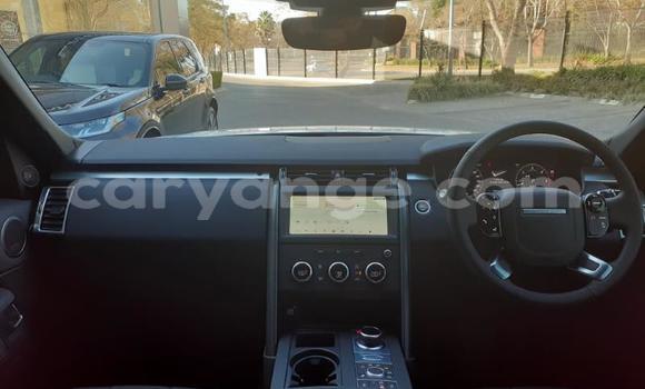 Buy Used Land Rover Discovery White Car in Henties Bay in Erongo Buy Used Land Rover Discovery White Car in Henties Bay in Erongo