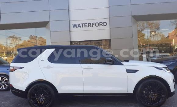Buy Used Land Rover Discovery White Car in Henties Bay in Erongo Buy Used Land Rover Discovery White Car in Henties Bay in Erongo