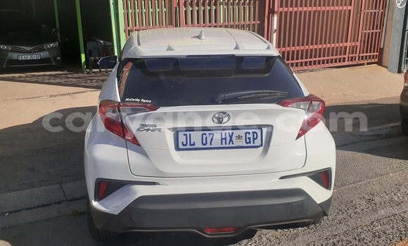 Acheter Occasion Voiture Toyota C-HR Blanc à Windhoek, Namibie Acheter Occasion Voiture Toyota C-HR Blanc à Windhoek, Namibie