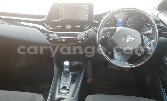 Acheter Occasion Voiture Toyota C-HR Blanc à Windhoek, Namibie Acheter Occasion Voiture Toyota C-HR Blanc à Windhoek, Namibie