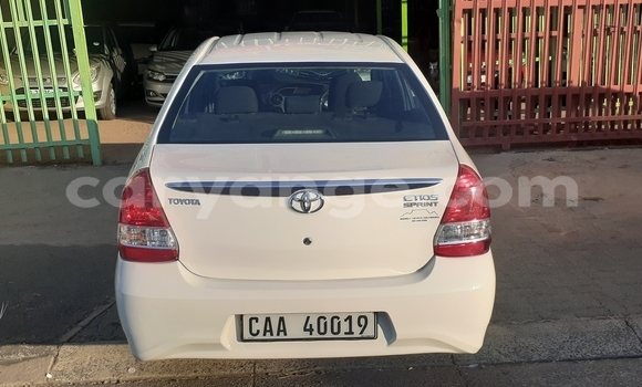Acheter Occasion Voiture Toyota Etios Blanc à Windhoek, Namibie Acheter Occasion Voiture Toyota Etios Blanc à Windhoek, Namibie