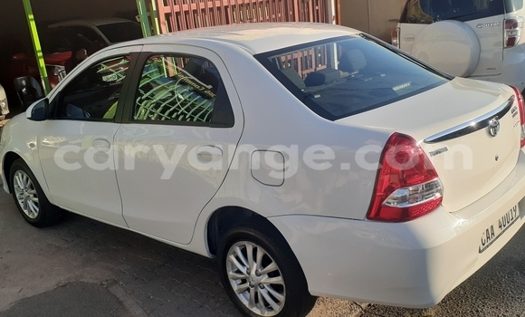 Acheter Occasion Voiture Toyota Etios Blanc à Windhoek, Namibie Acheter Occasion Voiture Toyota Etios Blanc à Windhoek, Namibie