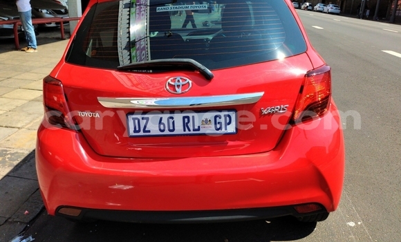 Acheter Occasion Voiture Toyota Yaris Rouge à Windhoek, Namibie Acheter Occasion Voiture Toyota Yaris Rouge à Windhoek, Namibie