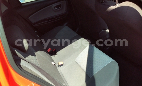 Acheter Occasion Voiture Toyota Yaris Rouge à Windhoek, Namibie Acheter Occasion Voiture Toyota Yaris Rouge à Windhoek, Namibie