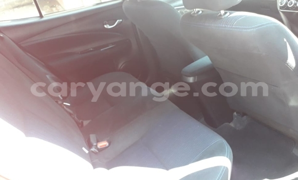 Acheter Occasion Voiture Toyota Yaris Rouge à Windhoek, Namibie Acheter Occasion Voiture Toyota Yaris Rouge à Windhoek, Namibie