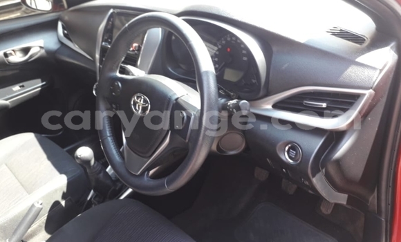 Acheter Occasion Voiture Toyota Yaris Rouge à Windhoek, Namibie Acheter Occasion Voiture Toyota Yaris Rouge à Windhoek, Namibie